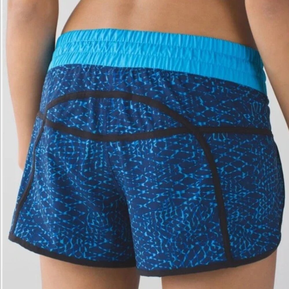 Lululemon Tracker Short III in Samba Snake Kayak Blue/Hero Blue